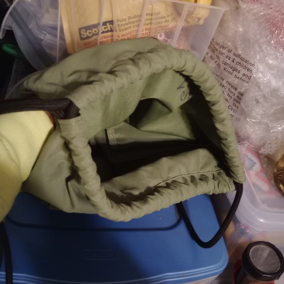 GREEN NIKE DRAWSTRING BAG AND NIKE TRACK AND FIELD SHOEBAG - Picture 9 of 14